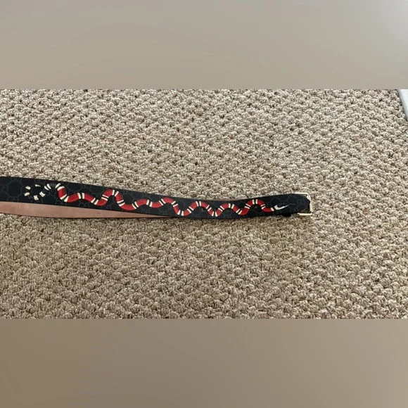 Authentic Men’s Gucci Kingsnake Black Belt - Picture 3 of 9